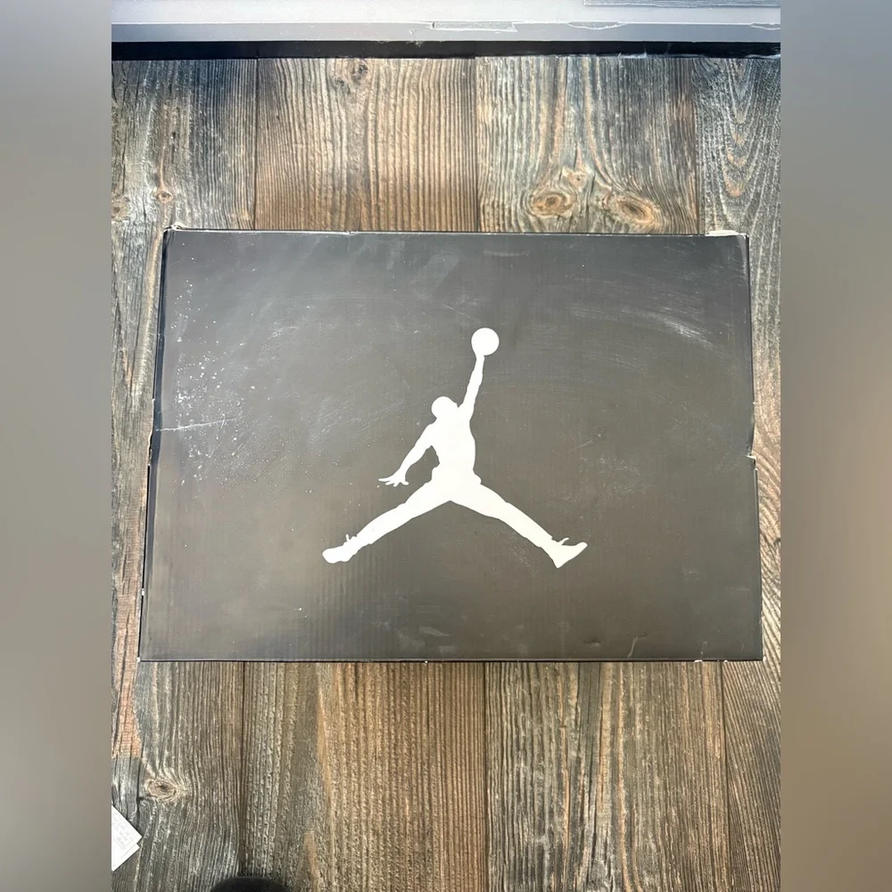 NIB AIR JORDAN 13 RETRO